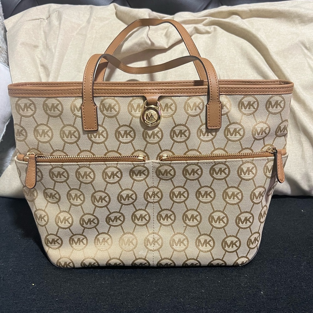 Michael Kors HandBag